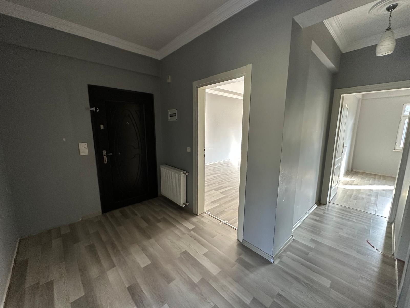 MABEL GAYRİMENKUL/VAKFIKEBİR YALIKÖY'DE SATILIK 2+1 ARAKAT DAİRE